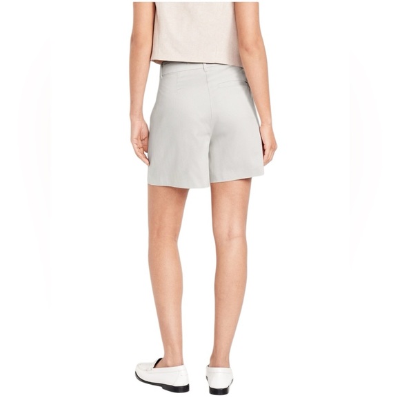 Old Navy Extra High-Waisted Taylor
Trouser Shorts 5-inch inseam Size 3X New - Picture 3 of 13